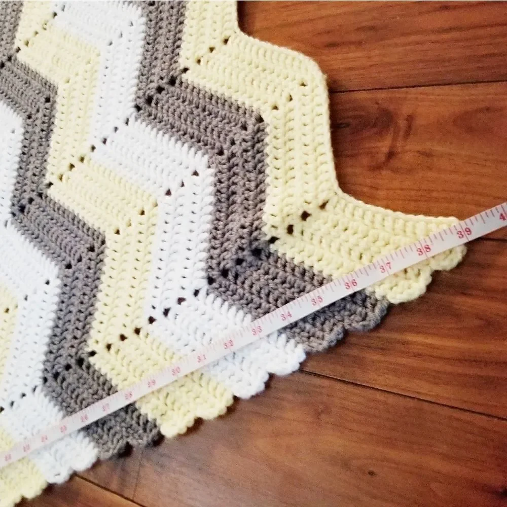 Chevron pattern baby blanket